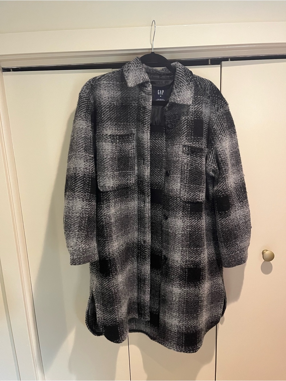 GAP Women's Black & Gray Plaid Long Shacket Coat